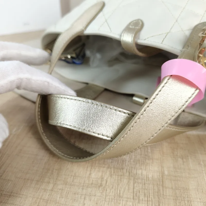 DIOR Top Handle Bag TOUJOURS Edition White Calfskin Small 18.5 × 12 × 18.5 cm — detail view 6 of 11