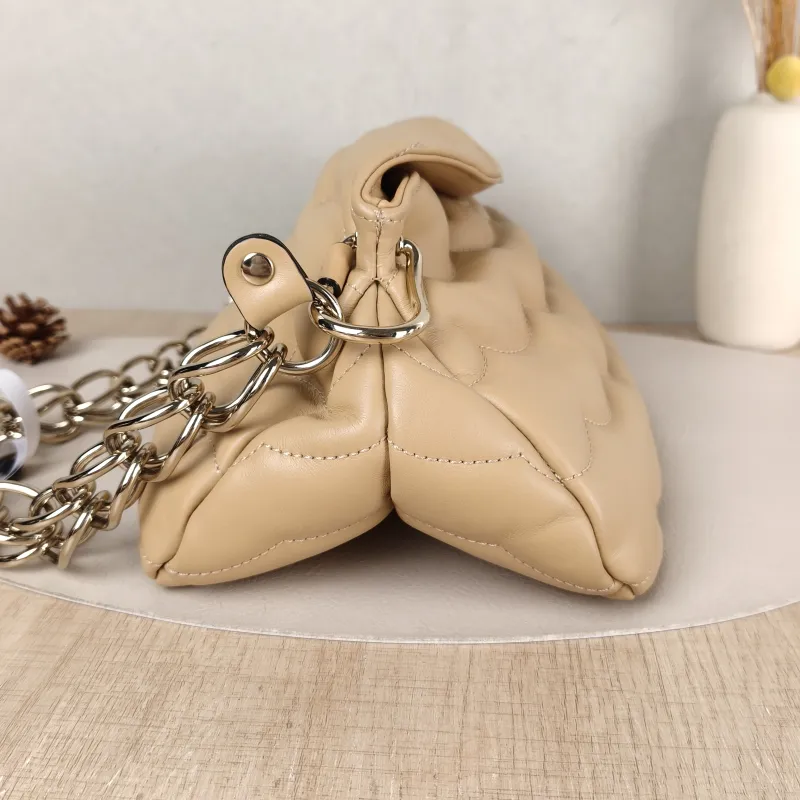 Chloé Shoulder Bag Shoulder Bag Taupe Calfskin One Size 31 × 17 × 14 cm — detail view 3 of 9