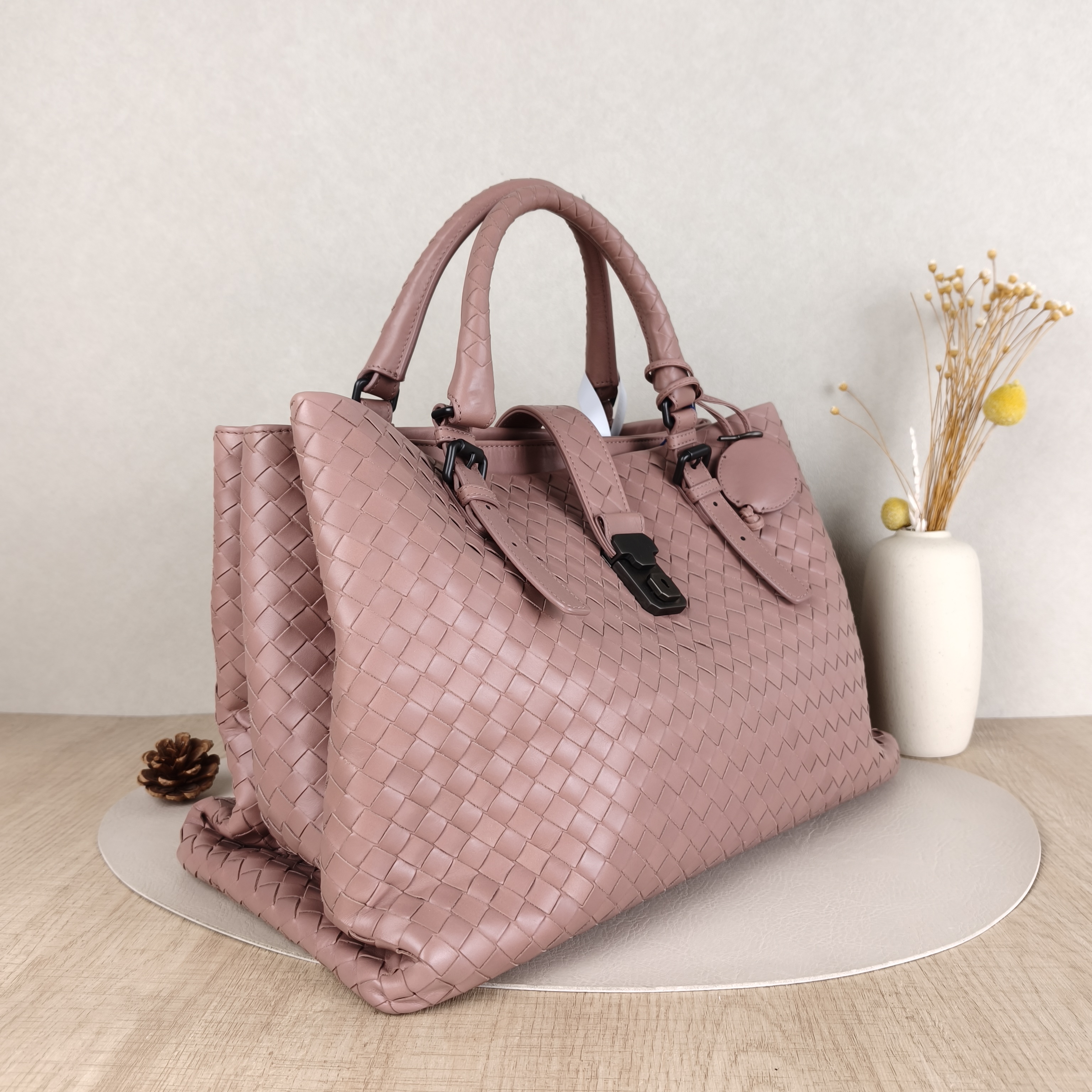 Bottega Veneta Shoulder Baghobo Shoulder Bag Lambskin One Size37 × 17 × 24 cm — cover view 4 of 5