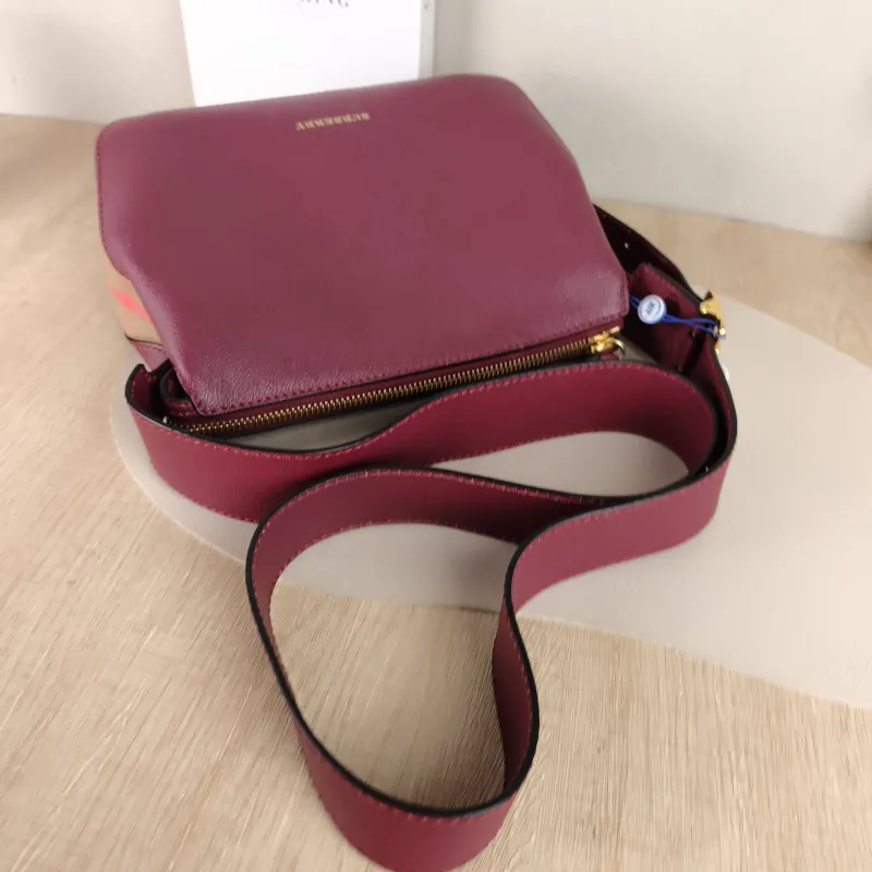 BURBERRY Crossbody Bag Crossbody Bag Red Canvas One Size27 × 9 × 21 cm — detail view 3 of 12