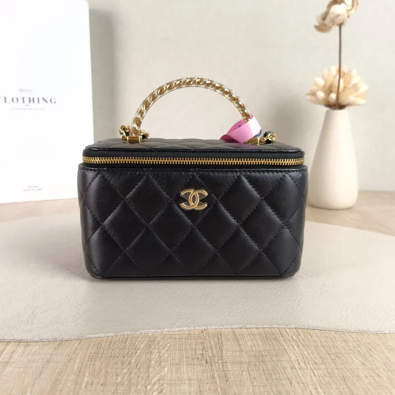 Chanel Crossbody Bag Edition Black Lambskin Mini 16 × 8 × 9.5 cm