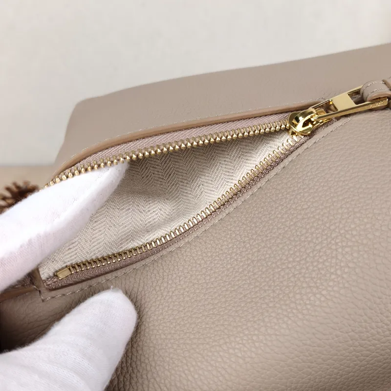 LOEWE Crossbody Bag Puzzle CC alfskin Small 24 × 10.5 × 16.5 cm — detail view 8 of 13