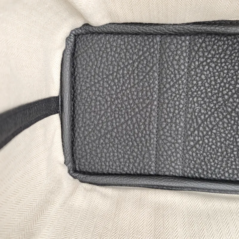 Hermès Top Handle Bag Garden Party 30 30Black Negonda Calfskin Medium30 × 13 × 21 cm — detail view 7 of 10