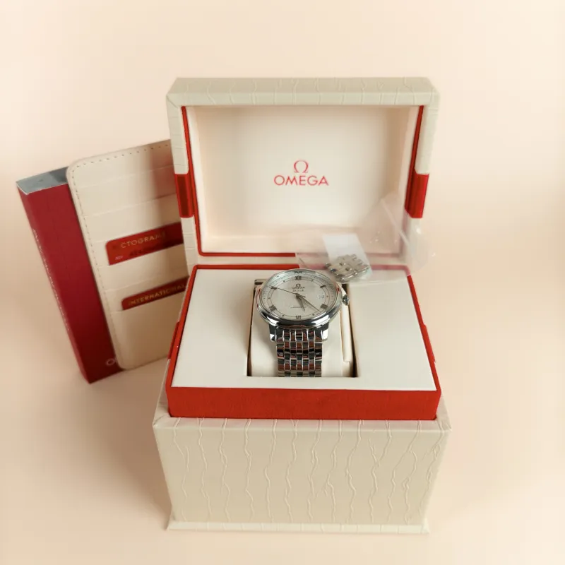 OMEGA Watch Collection Watch Silver One Size 39.5 — cover view 7 of 8