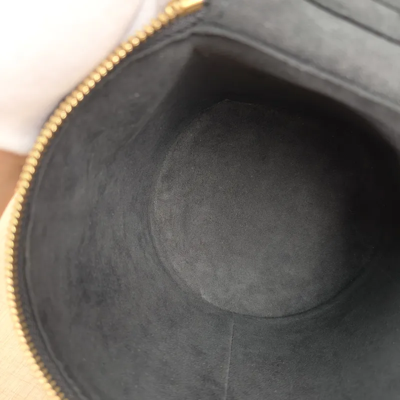 Louis Vuitton Crossbody Bag Cannes Black Patent Leathermini15 × 15 × 17 cm — detail view 6 of 9