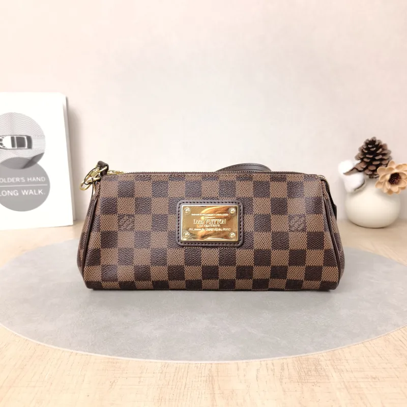 Louis Vuitton Crossbody Bag Eva Damier Ebene PVC Small25 × 4 × 13 cm