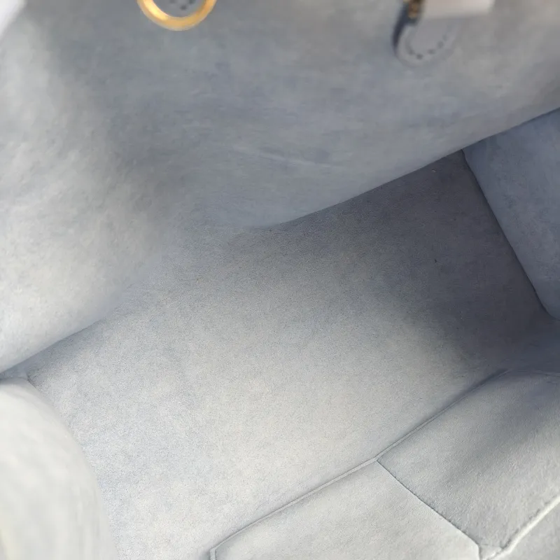 Louis Vuitton Shoulder Bag Onthego Medium Blue Monogram Empreinte Embossed Calfskin Medium35 × 14 × 27 cm — detail view 9 of 12