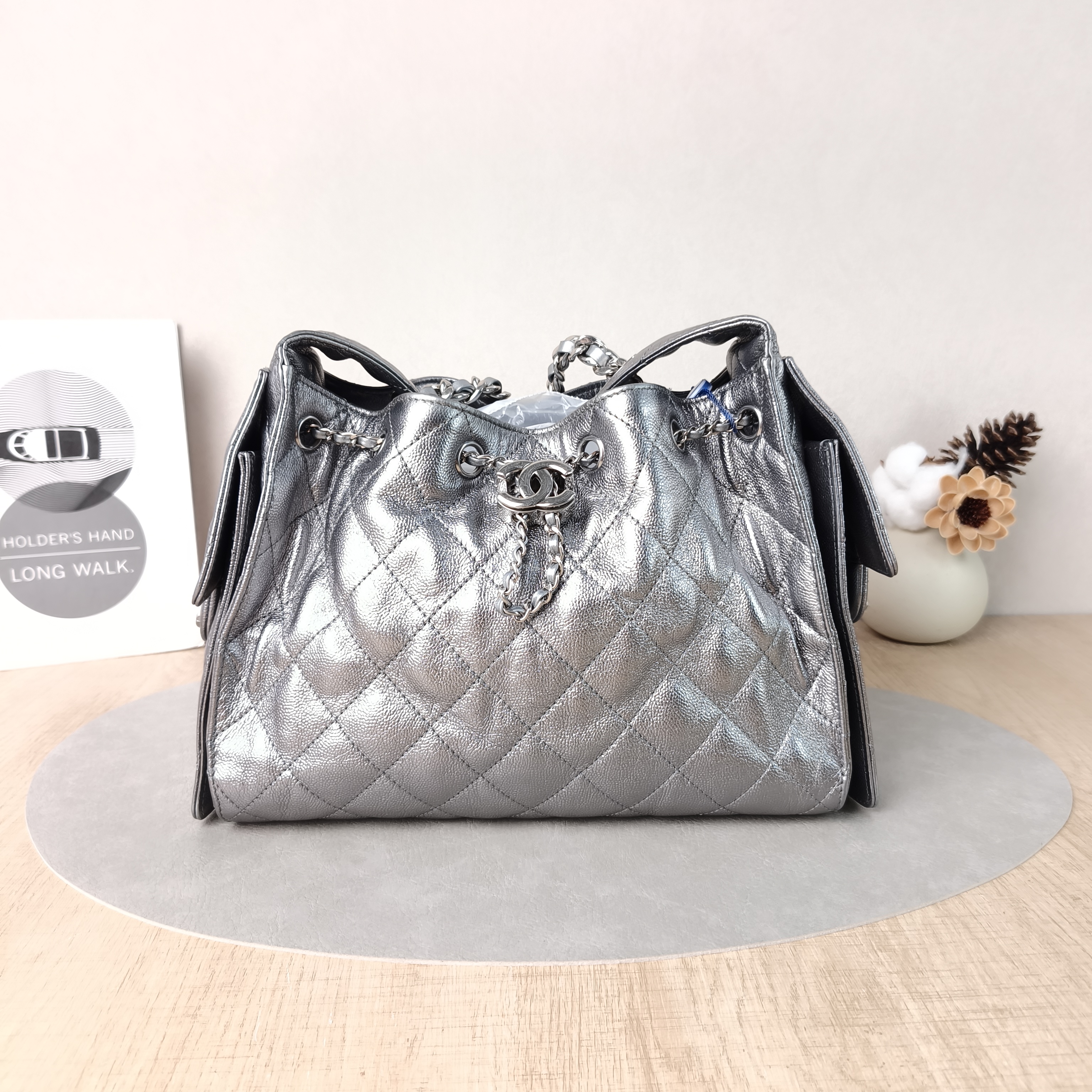 Chanel Shoulder Bag25Bag Silver Calfskin Small26 × 14 × 30 cm