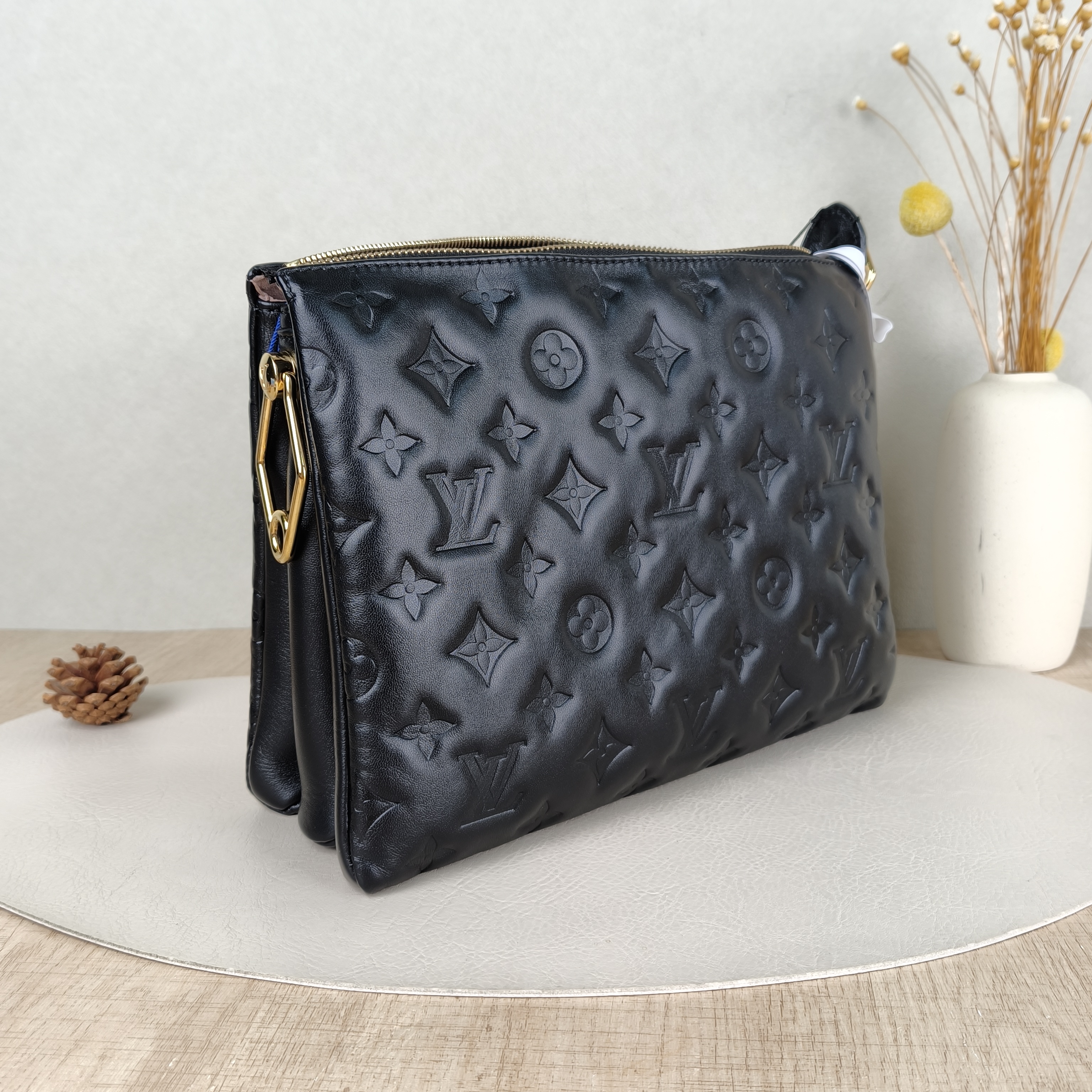 Louis Vuitton Crossbody Bag Coussin Black Lambskin Small26 × 12 × 20 cm — cover view 3 of 6