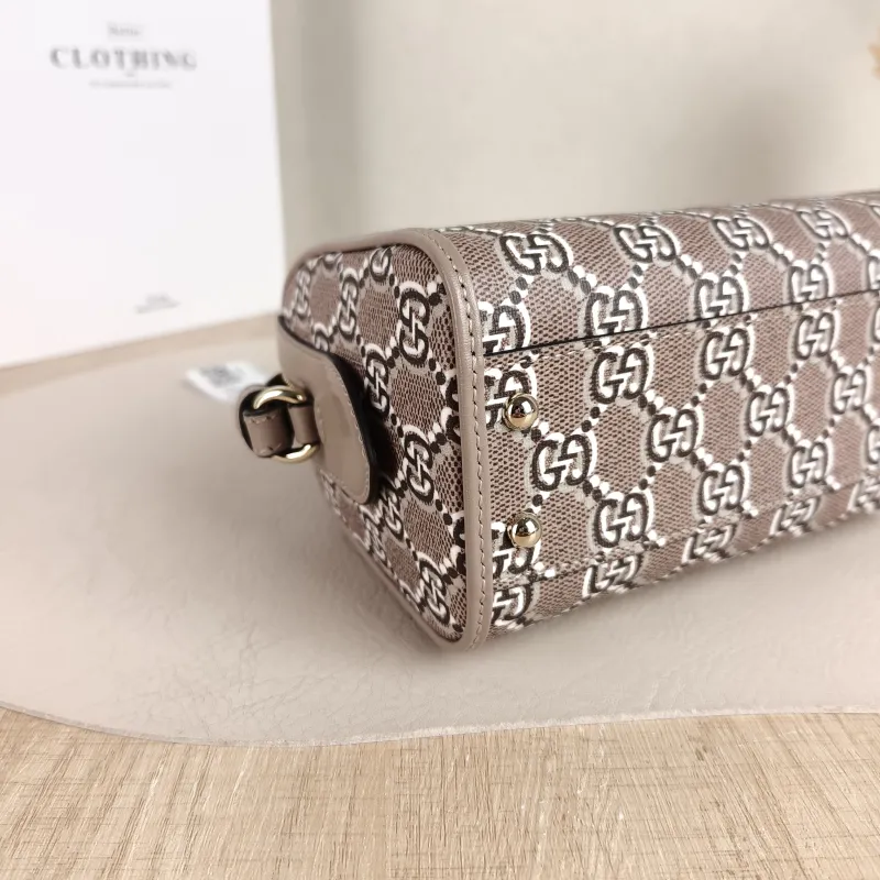 GUCCI Crossbody Bag GG Emblem Crossbody Bag nano 16.5 × 8 × 10 cm — detail view 2 of 9