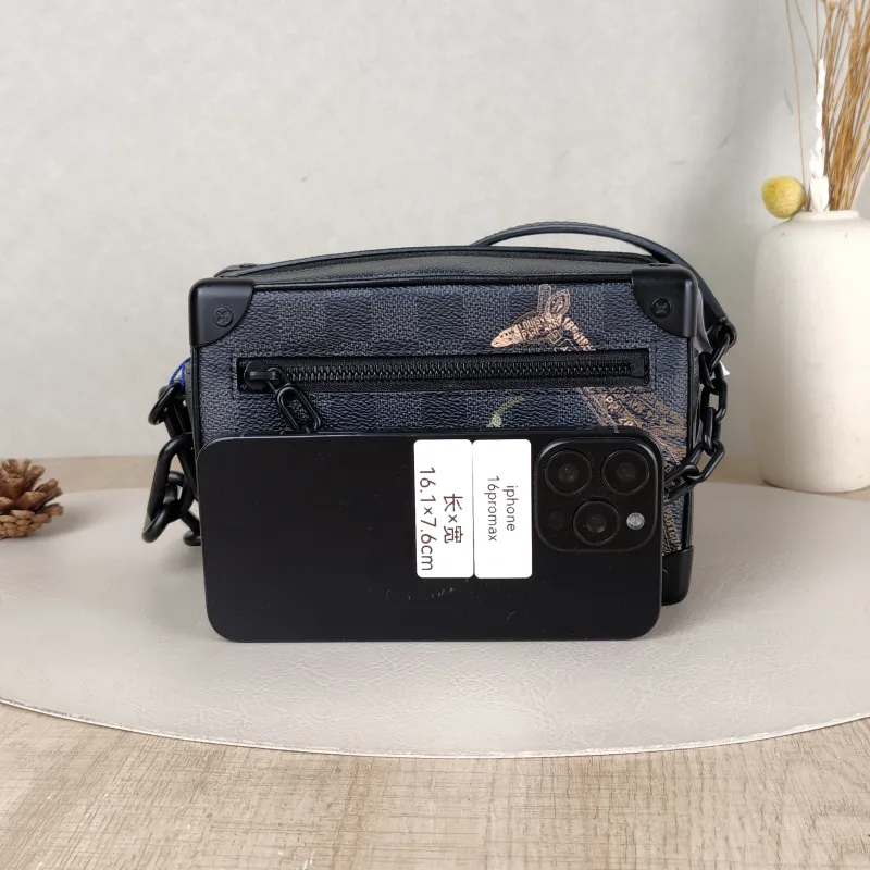 Louis Vuitton Crossbody Bag SOFT TRUNK Box PV Cmini18.5 × 8 × 13 cm — cover view 2 of 5