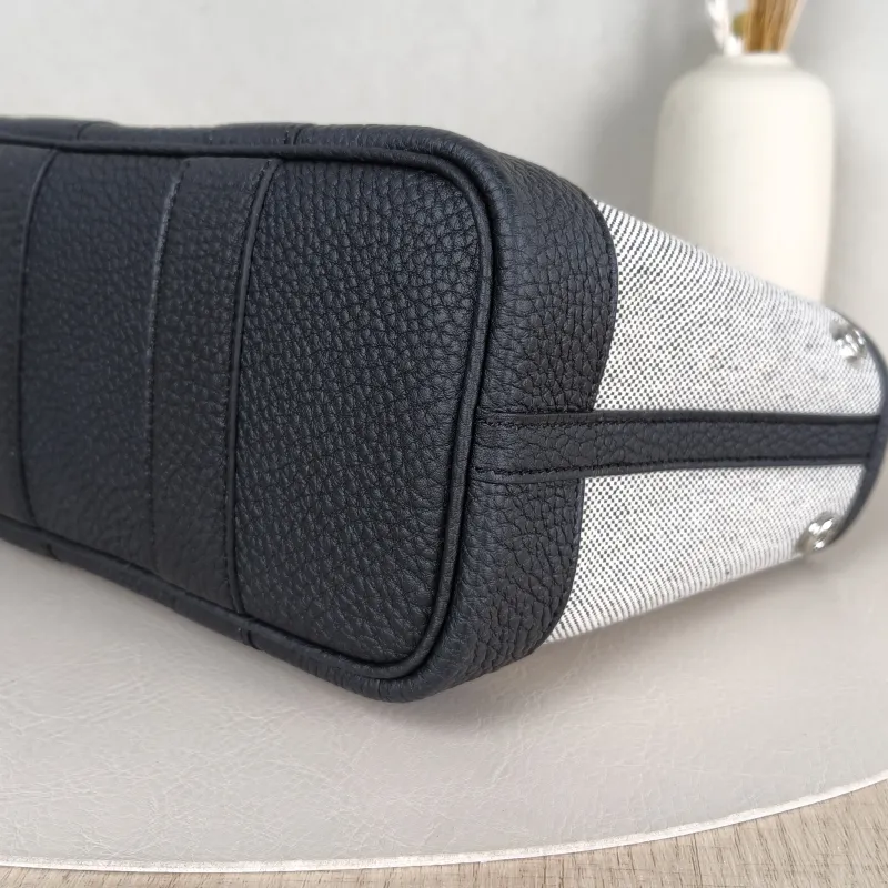 Hermès Top Handle Bag Neo Garden 23 Mini Black · Beige Canvas · Negonda Calfskinmini23 × 10 × 16 cm — detail view 1 of 9