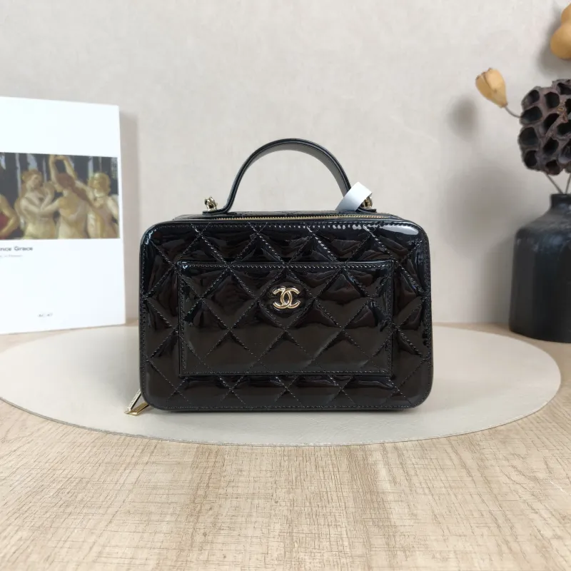 Chanel Crossbody Bag25b Black Patent Leathermini19.5 × 8.5 × 12 cm