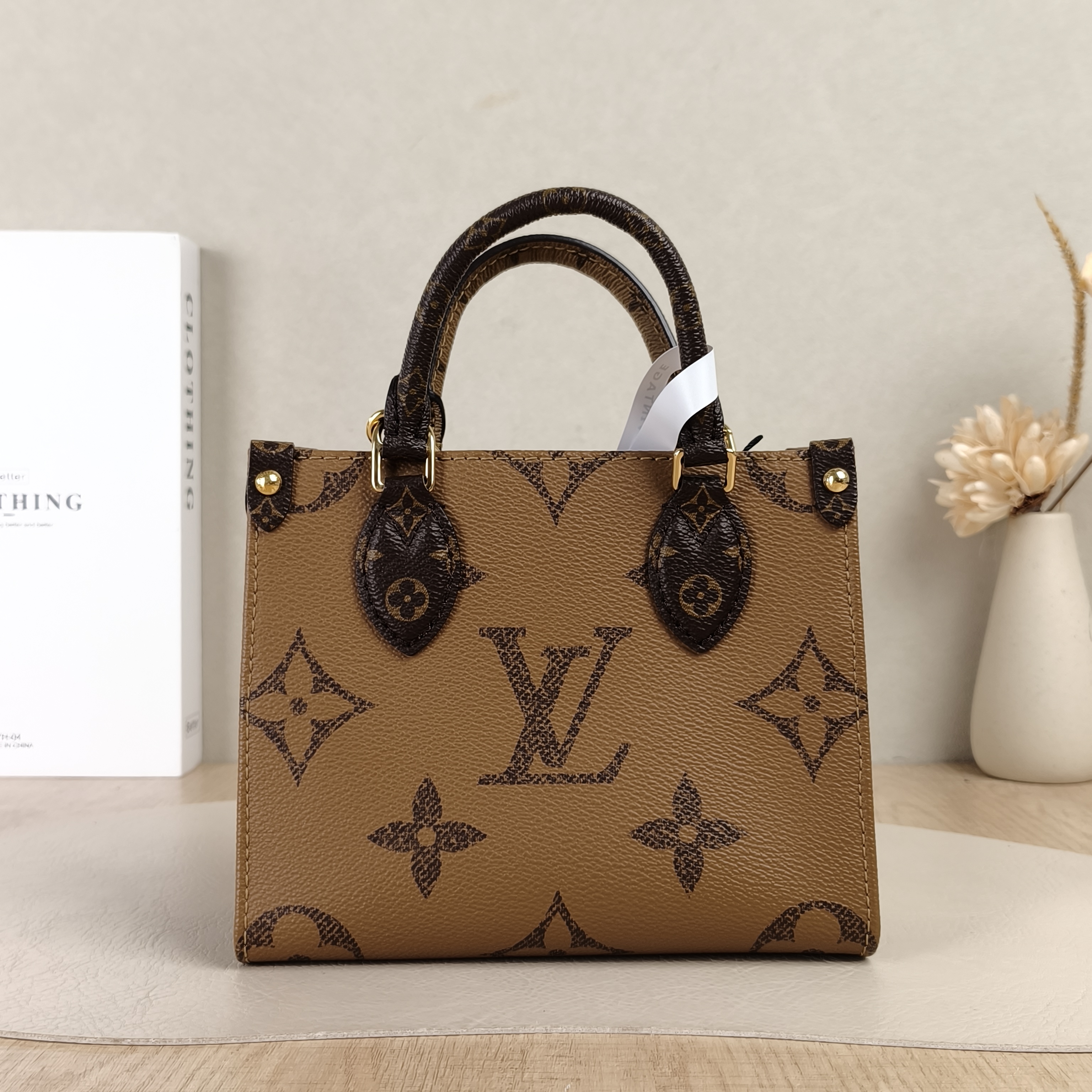 Louis Vuitton Crossbody Bag Onthego BB Monogram PVCBB18 × 8.5 × 15 cm — cover view 5 of 5
