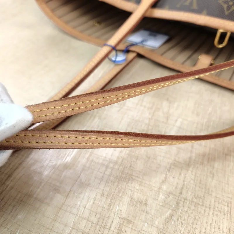 Louis Vuitton Shoulder Bag Neverfull Monogram PVC Medium 31 × 14 × 28 cm — detail view 2 of 13