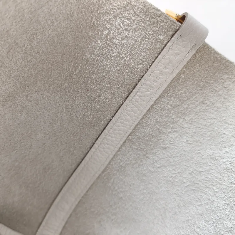 Hermès Top Handle Bag Picotin Lock 18 18 M4 Taurillon Clemence TC Calfskin Small 18 × 13 × 18 cm W — detail view 1 of 11