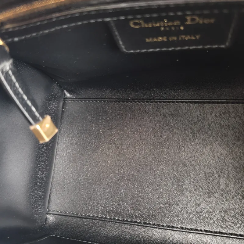 DIOR Crossbody Bag Groove 20 Top Handle Bag Black Calfskin Small 20.5 × 12 × 13.5 cm — detail view 9 of 11