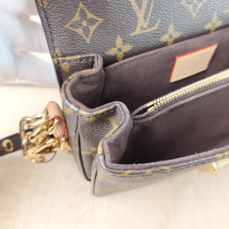 Louis Vuitton Crossbody Bag Monogram PVC Small 21.5 × 6 × 13.5 cm — detail view 11 of 14