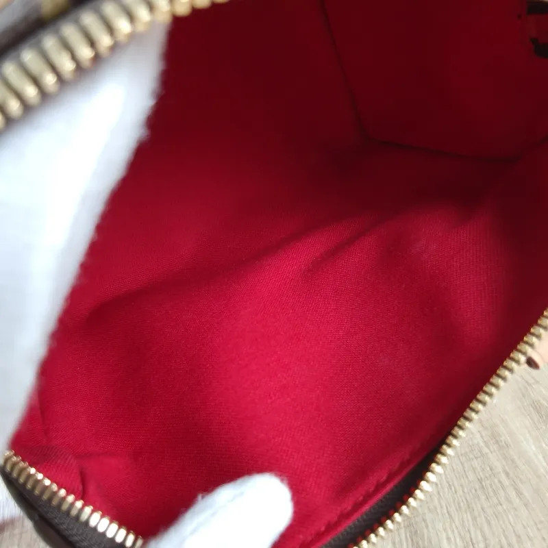 Louis Vuitton Crossbody Bag Speedy20 Shoulder Strap PVC Small 20.5 × 12 × 13.5 cm — detail view 9 of 13