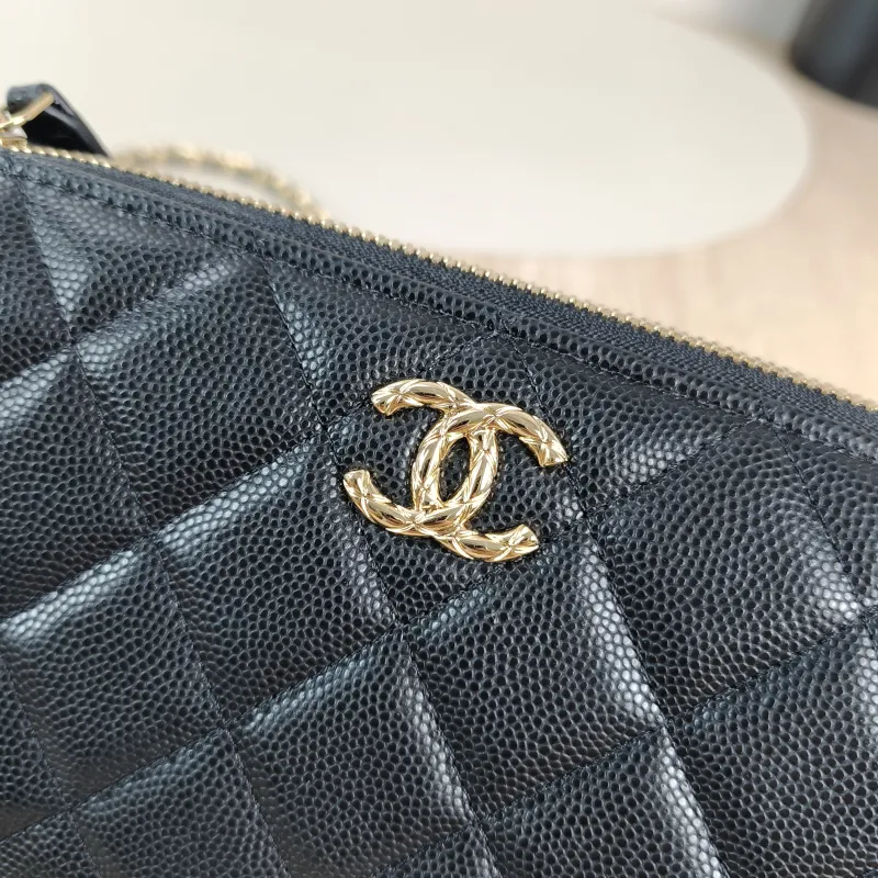Chanel Crossbody Bag c Black Grained Calfskin One Size21 × 5.5 × 12 cm — detail view 9 of 11