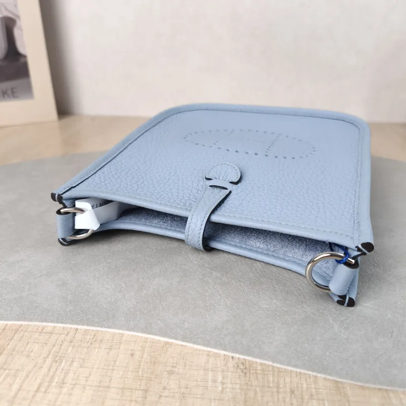 Hermès Crossbody Bag Evelyne Mini 16 Mini 16 J7 Taurillon Clemence TC Calfskin Mini 17 × 5.5 × 18 cm K — detail view 5 of 13