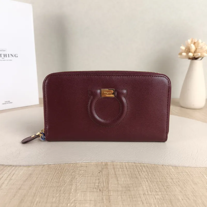 FERRAGAMO Wallet Wallet Red Calfskin One Size19 × 2 × 10.5 cm