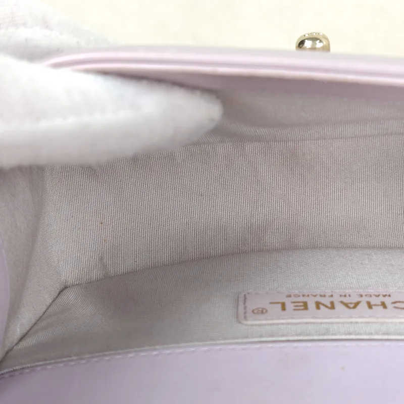 Chanel Crossbody Bag Le Boy​ Patent Leather Small20.5 × 8.5 × 12 cm — detail view 4 of 15
