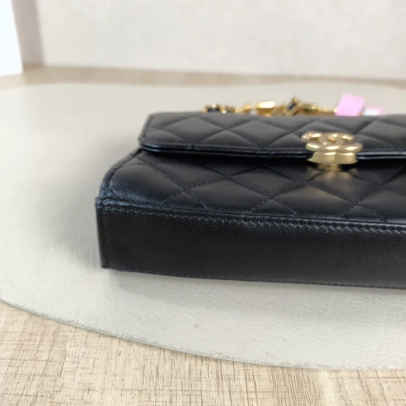 Chanel Crossbody Bag kelly Black Lambskin One Size 18.5 × 4.5 × 10 cm — detail view 1 of 13