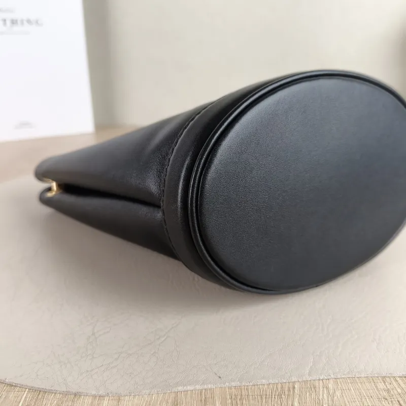 Louis Vuitton Shoulder Bag Bloom Hobo Bucket Bag Black Calfskin Mini 16 × 11 × 17.5 cm — detail view 2 of 9