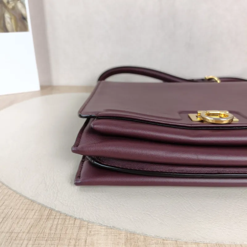 FERRAGAMO Shoulder Bag Shoulder Bag Calfskin One Size24 × 4 × 19 cm — detail view 1 of 11