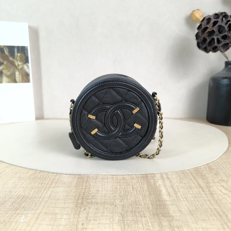 Chanel Crossbody Bag19bag c Black Grained Calfskin One Size12 × 4.5 × 12 cm