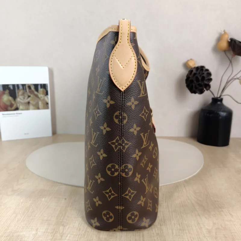 Louis Vuitton Shoulder Bag Lineup Monogram PVC One Size 34.5 × 13 × 26 cm — detail view 4 of 10