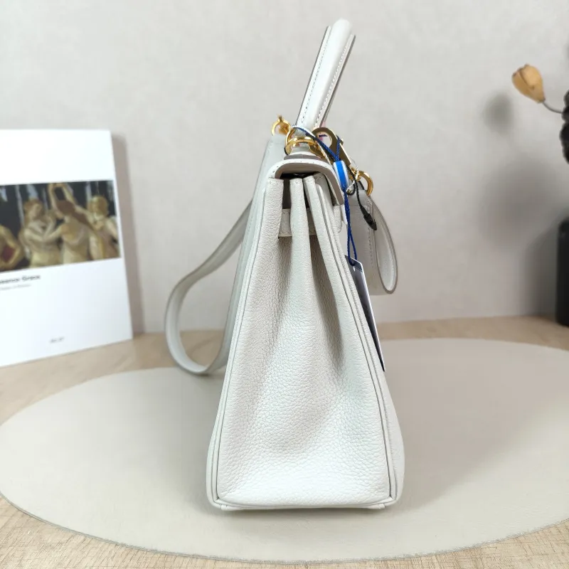 Hermès Shoulder Bag Kelly 25 Gold-Tone Hardware Grey Togo Calfskin Small25 × 7 × 17 cm — detail view 7 of 14
