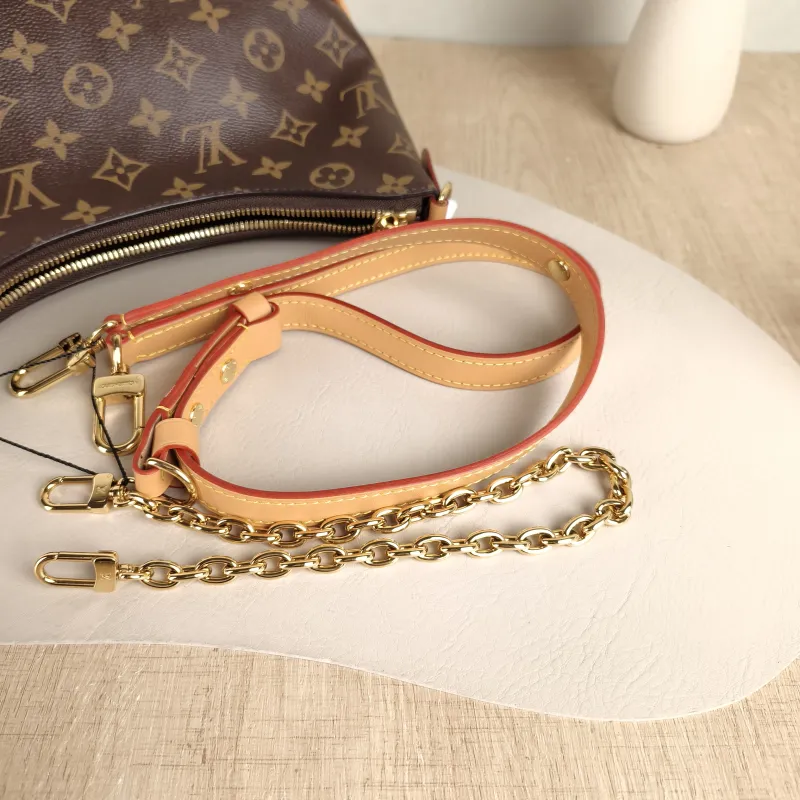 Louis Vuitton Crossbody Bag Boulogne PVC Small 26 × 9.5 × 16 cm — detail view 7 of 11