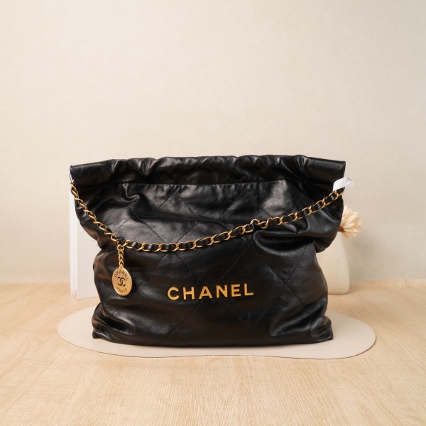 Chanel Shoulder Bag Black with Gold-Tone Hardware Calfskin Medium