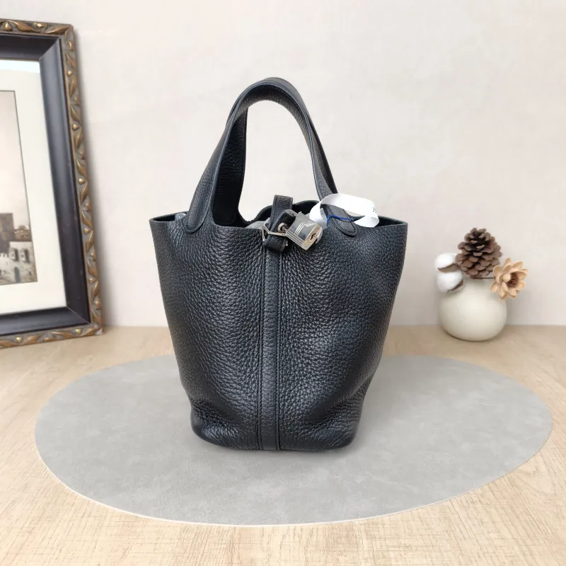 Hermès Top Handle Bag Picotin Lock 18 18Black Silver-Tone Hardware Clemence Taurillon TC Calfskin Small18 × 13 × 19 cm