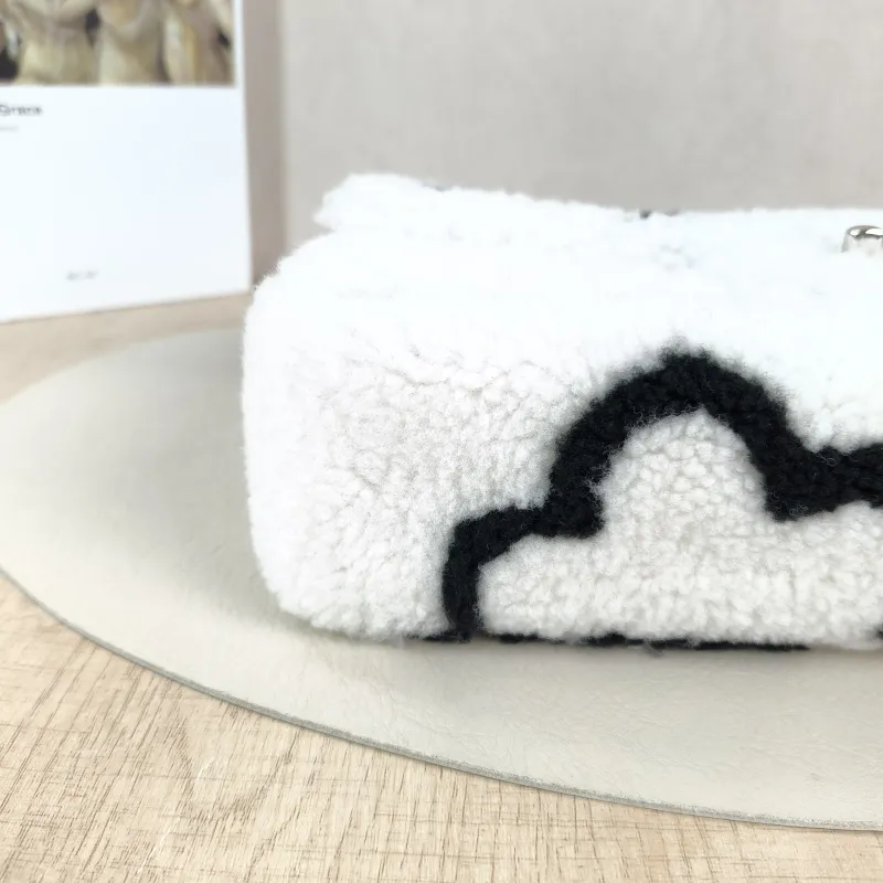 Chanel Shoulder Bag Editioncf Wool One Size 27 × 7 × 16.5 cm — detail view 10 of 13
