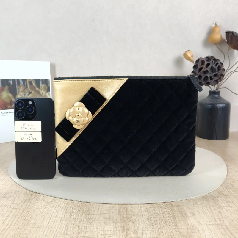 Chanel Clutch Clutch Black One Size28*20 — cover view 2 of 6