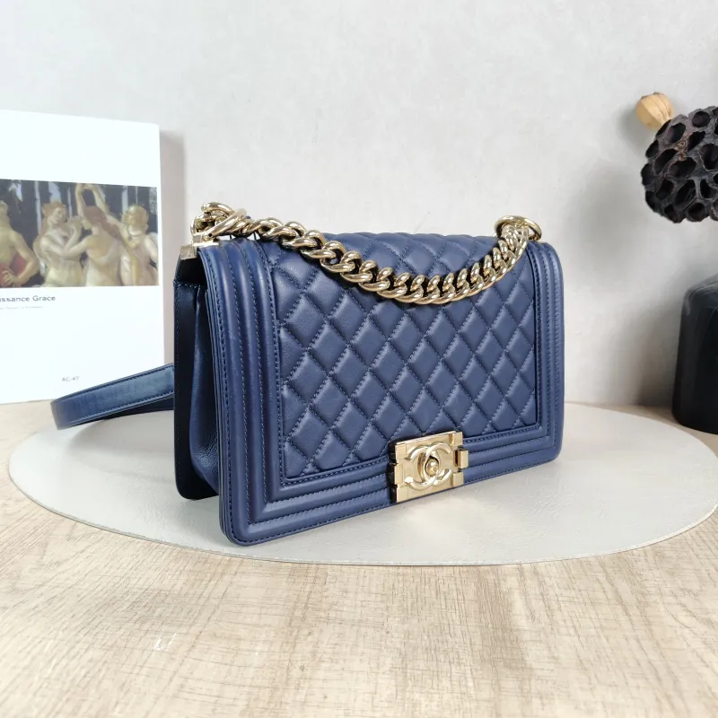 Chanel Crossbody Bag Le BoyNavy Medium25 × 9 × 15 cm — cover view 4 of 5