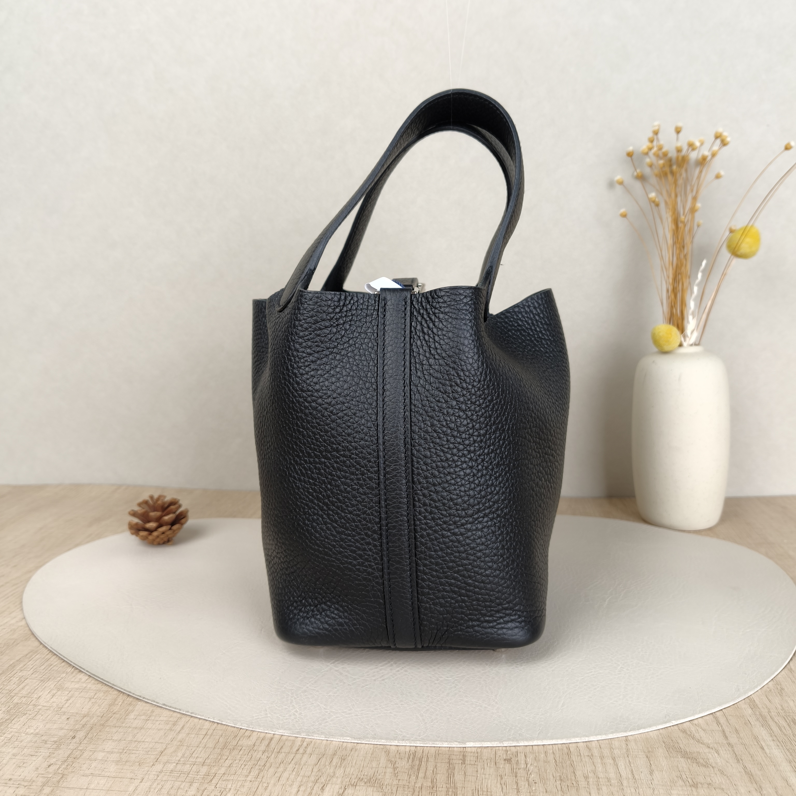 Hermès Top Handle Bag Picotin Lock 18 18Black Clemence Taurillon TC Calfskin Small18 × 13 × 19 cm — cover view 2 of 10
