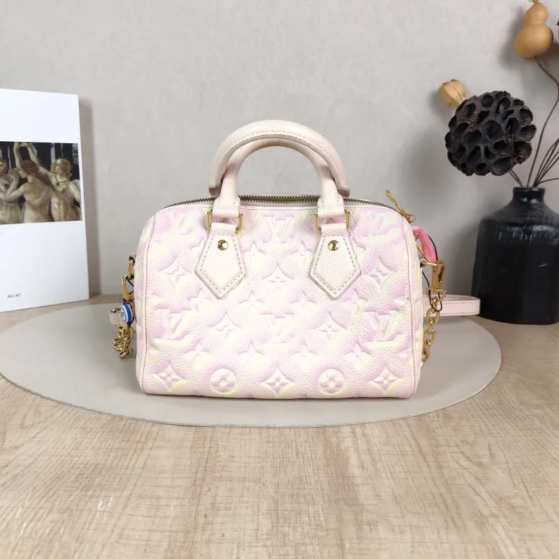 Louis Vuitton Crossbody Bag Speedy20 Collection · Calfskin One Size 20.5 × 12 × 13.5 cm — cover view 4 of 5