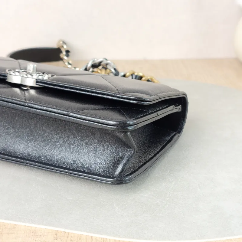 Chanel Crossbody Bag 19Bag WOC Black SL ambskin Mini 19.2 × 3.5 × 12.3 cm — detail view 6 of 11