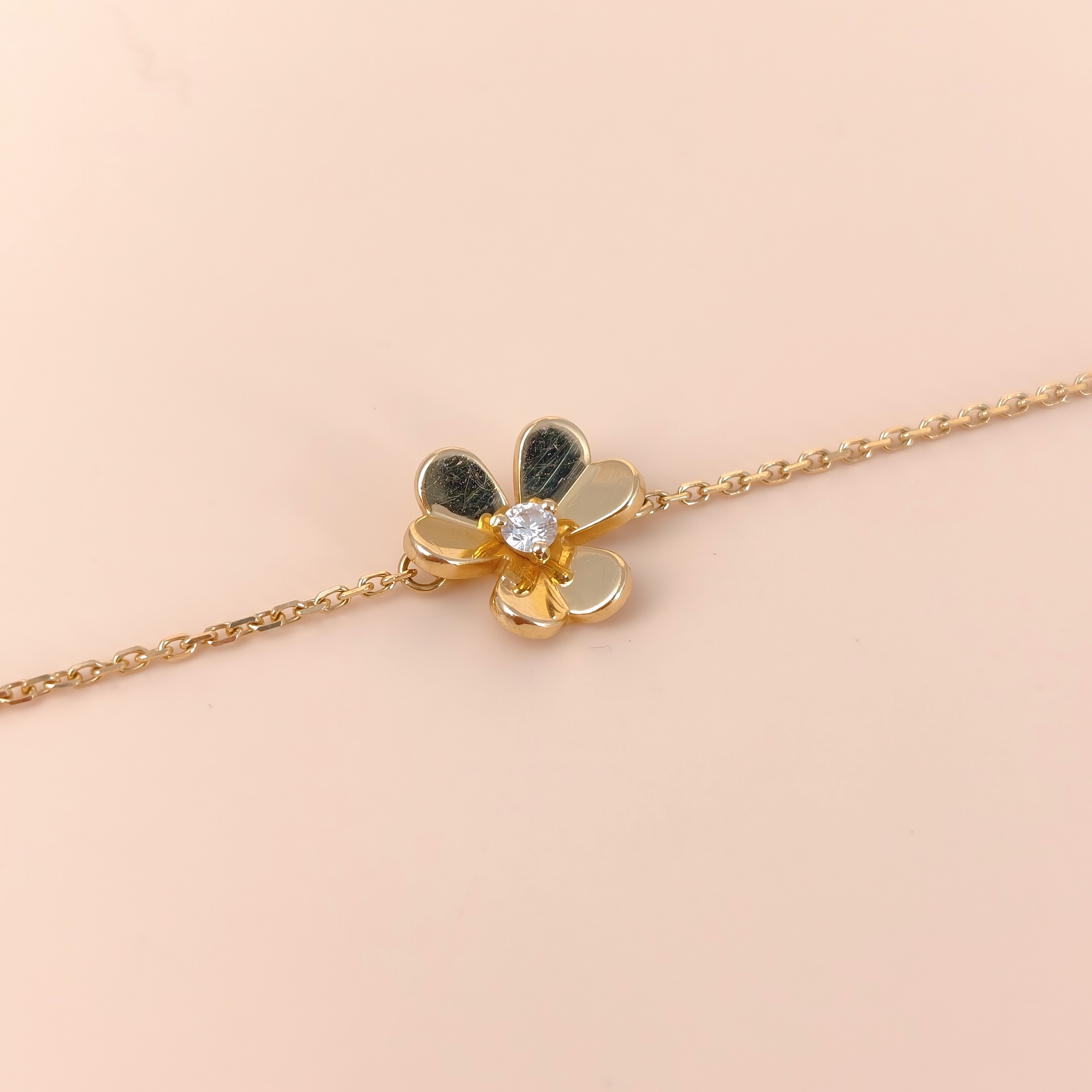 Van Cleef & Arpels Bracelet Frivole Collection Yellow Gold 18KY ellow Gold Diamondmini17.5cm — cover view 3 of 11