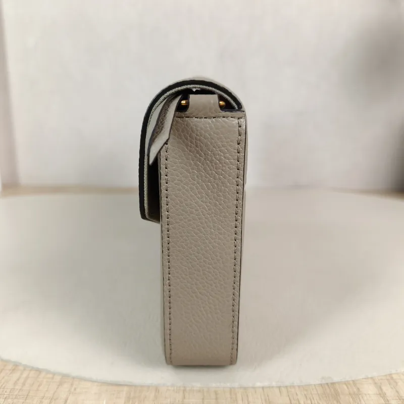 Louis Vuitton Crossbody Bag Pochette Félicie · White Calfskin Small 21 × 3 × 12 cm — detail view 8 of 15