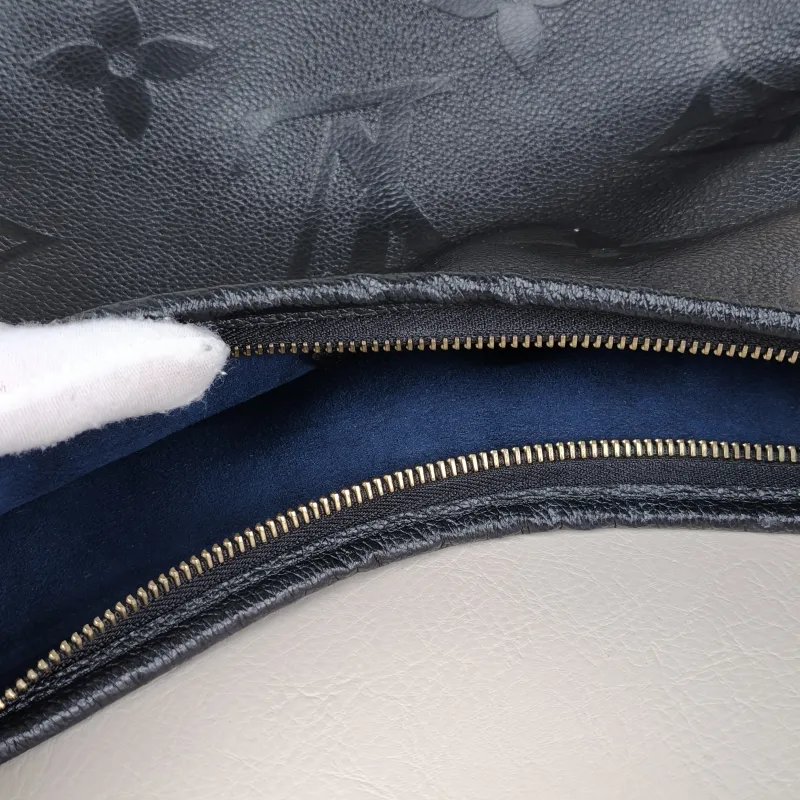 Louis Vuitton Crossbody Bag Carryall Black Calfskin Small29.5 × 12 × 24 cm — detail view 6 of 10