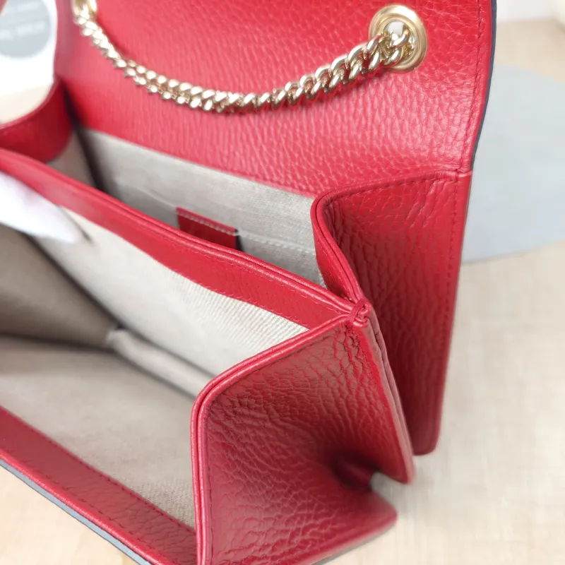 GUCCI Crossbody Bag g Collection Red Calfskin Small 20 × 9 × 16 cm — detail view 11 of 14