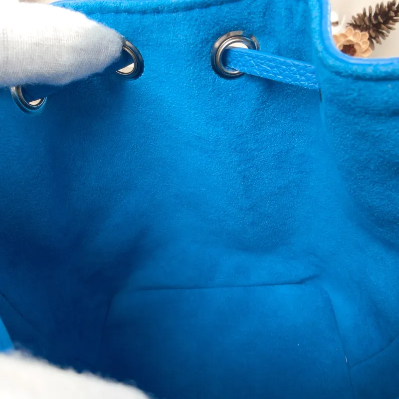 Louis Vuitton Shoulder Bag NANO NOÉ Bucket Bag Nano - Calfskin nano 13 × 10 × 16 cm — detail view 8 of 11