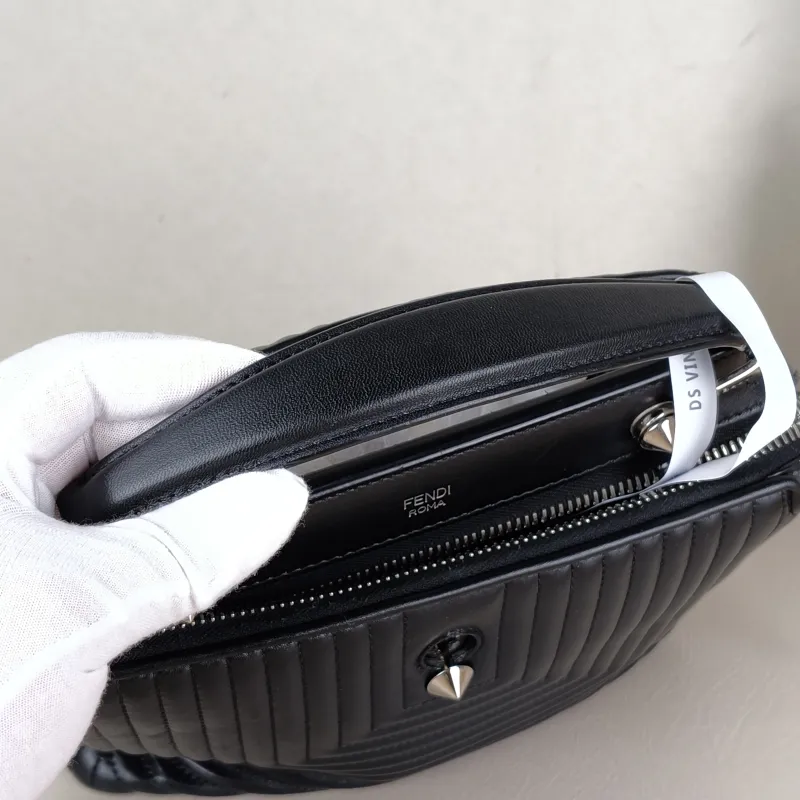 FENDI Crossbody Bagdotcom click Top Handle Bag Black Lambskin One Size23 × 11 × 15 cm — detail view 5 of 12