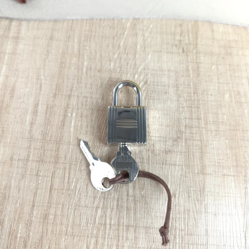 Hermès Top Handle Bag Picotin Lock 18 18 9R TC Calfskin Small 18 × 13 × 18 cm Y — detail view 1 of 11