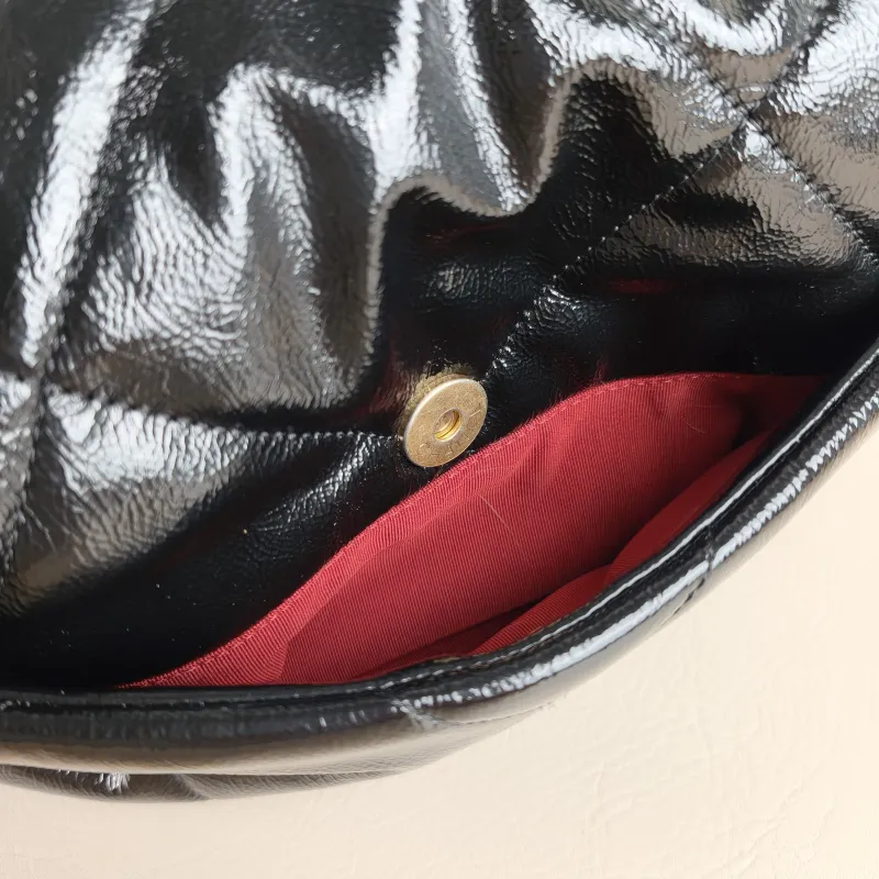 Chanel Crossbody Bag 19Bag Black Waxed Leather Small 26 × 9 × 16 cm 30 — detail view 9 of 14